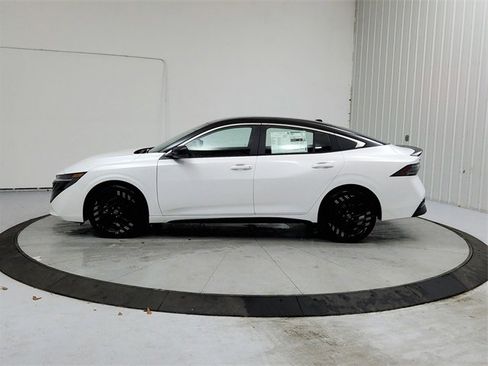 New 2026 Nissan Sentra SR w/ Floor Mat Package image 4