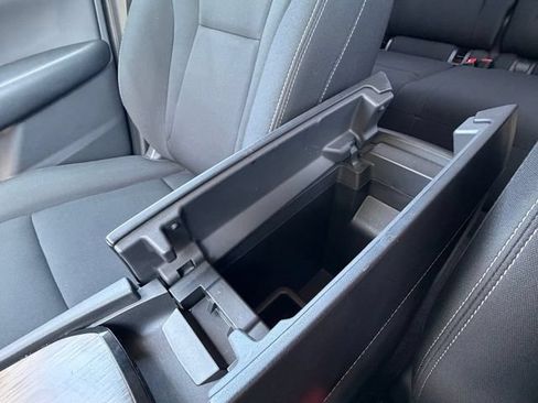 Used 2024 Nissan Rogue S FWD image 26