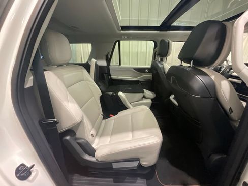 Used 2025 Lincoln Navigator L Reserve AWD/4WD image 15