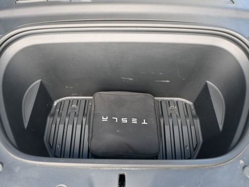 Used 2021 Tesla Model Y Long Range image 18