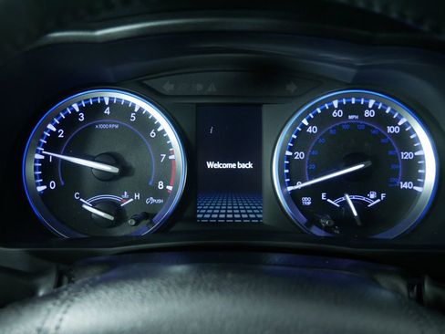 Used 2018 Toyota Highlander XLE image 26