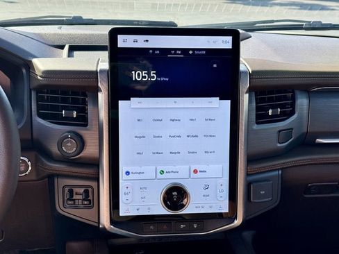 Used 2024 Ford Expedition King Ranch image 19