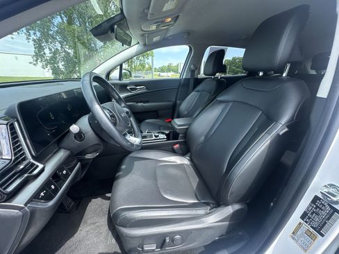 Used 2024 Kia Sportage EX FWD image 11