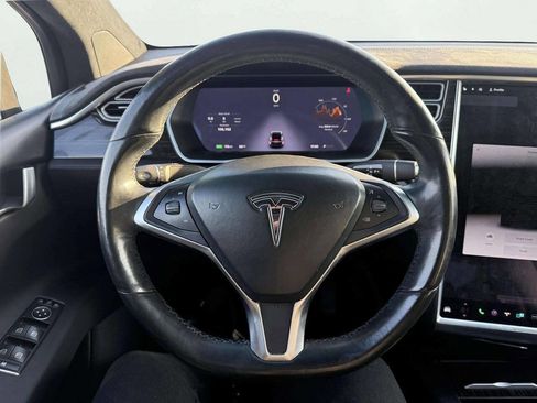 Used 2016 Tesla Model X 90D image 17