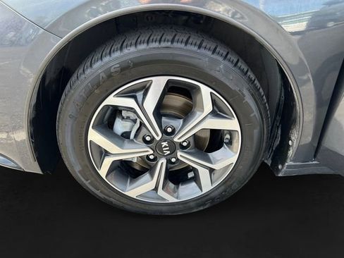 Used 2020 Kia Forte LXS image 11