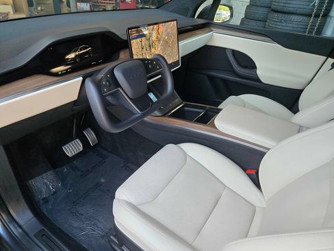 Used 2023 Tesla Model X AWD/4WD image 10