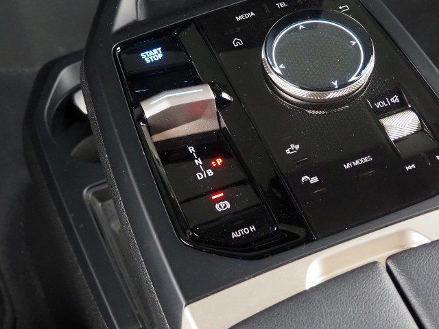 Used 2024 BMW iX xDrive50 w/ Sport Package AWD/4WD image 27