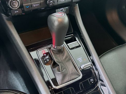 Used 2025 Jeep Compass Limited image 24