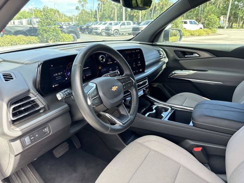 Used 2026 Chevrolet Traverse LT w/ Driver Confidence Package FWD image 22