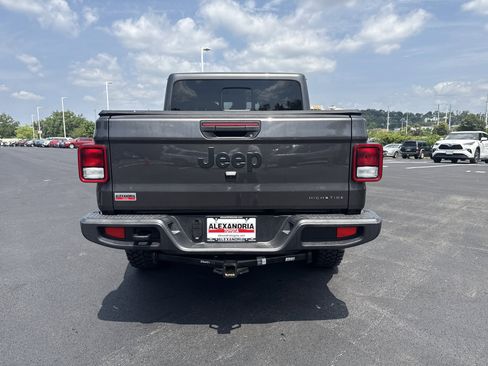 Used 2025 Jeep Gladiator Sport AWD/4WD image 4