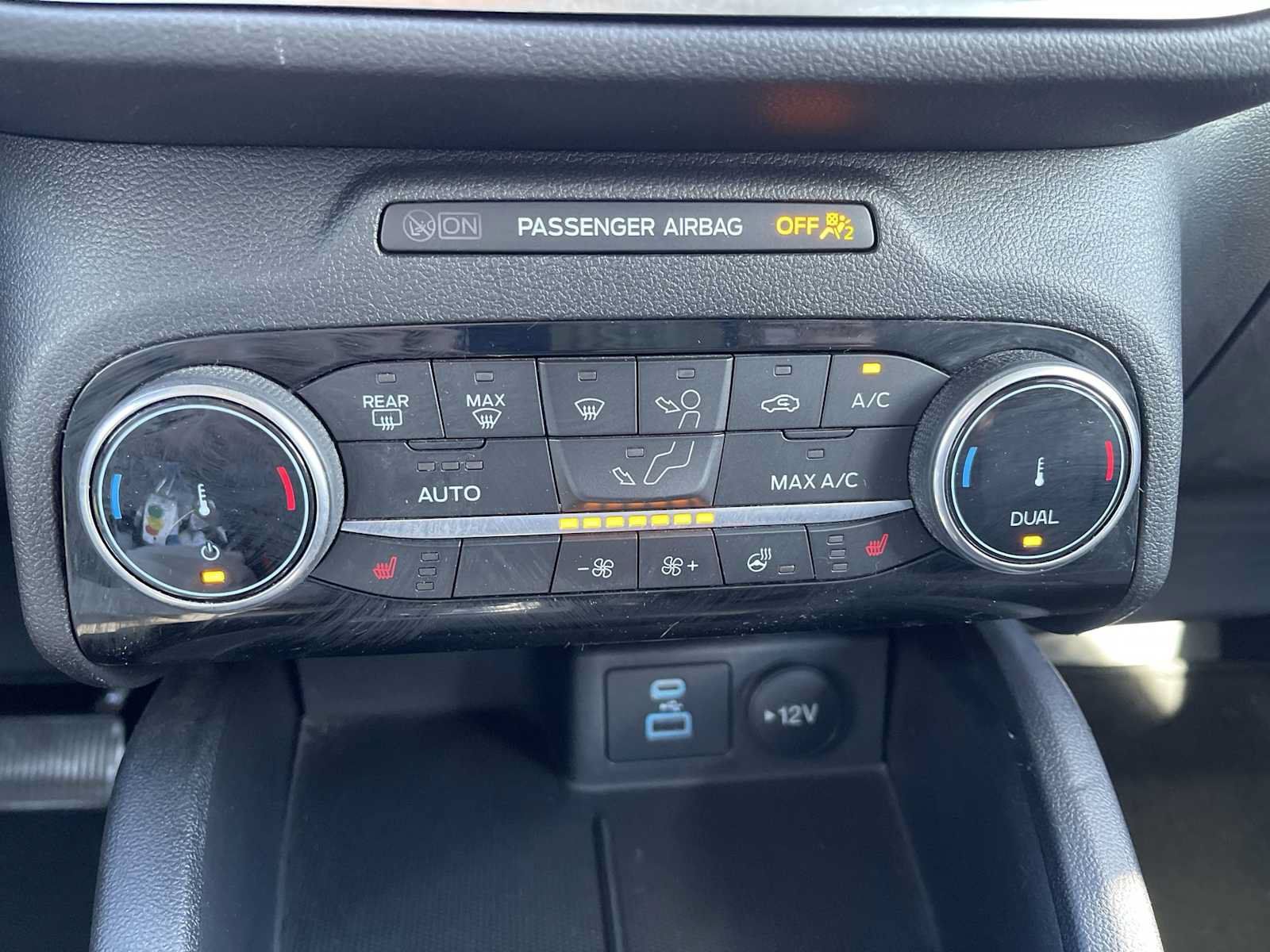 Used 2022 Ford Escape Titanium AWD/4WD image 15