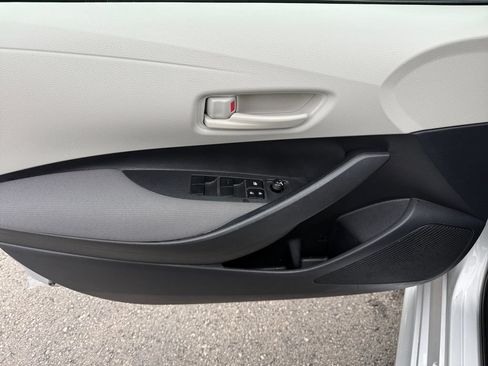 Used 2025 Toyota Corolla LE FWD image 26