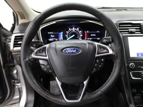 Used 2020 Ford Fusion SE w/ Equipment Group 151A image 10