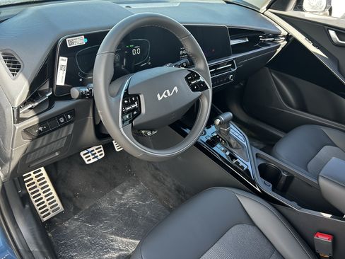Used 2025 Kia Niro EX Touring FWD image 15