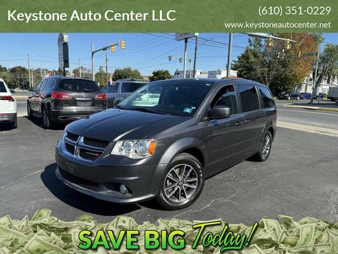 Used 2017 Dodge Grand Caravan SXT image 1