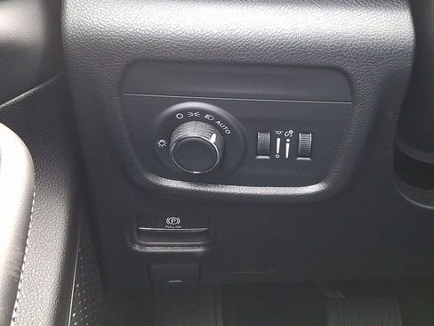 New 2025 Jeep Grand Cherokee Laredo X image 17