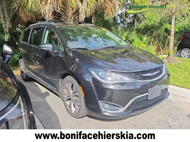 Used 2019 Chrysler Pacifica Limited w/ Tire & Wheel Group FWD image 1