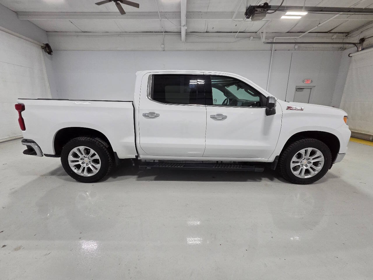 Used 2024 Chevrolet Silverado 1500 LTZ w/ LTZ Convenience Package II AWD/4WD image 11