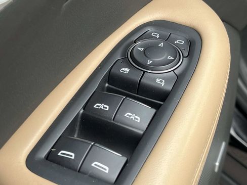 Used 2022 Cadillac XT6 Sport w/ Platinum Package image 18