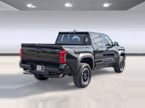 Used 2025 Toyota Tacoma TRD Off-Road image 9