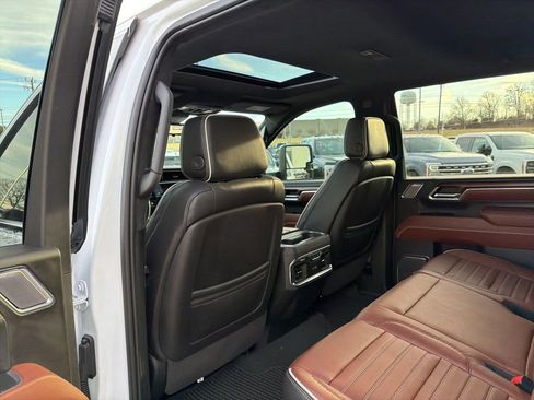 Used 2024 GMC Sierra 3500 Denali Ultimate image 15
