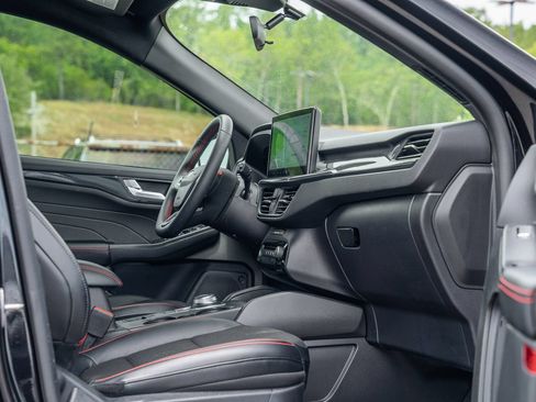 Used 2025 Ford Escape ST-Line w/ Tech Pack #1 FWD image 14