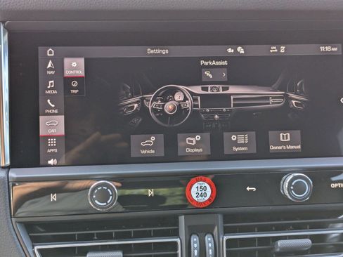 Certified 2025 Porsche Macan image 19