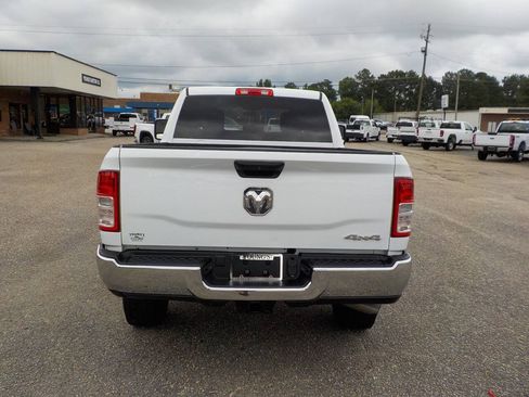 Used 2023 RAM 2500 Tradesman w/ Chrome Appearance Group AWD/4WD image 4