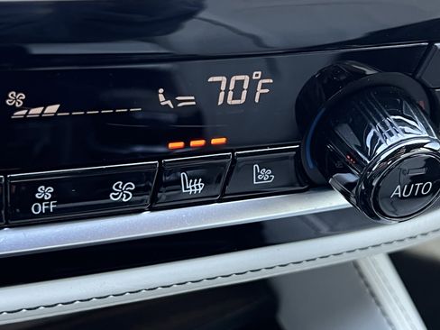 Used 2020 BMW M550i xDrive w/ Dynamic Handling Package image 29