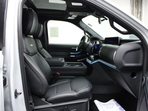 New 2026 Ford Expedition Platinum w/ Stealth Appearance Package image 17