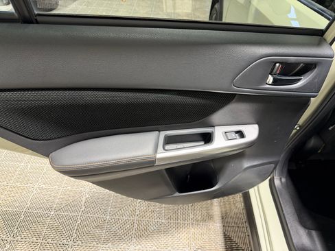 Used 2016 Subaru Crosstrek 2.0i Premium image 21