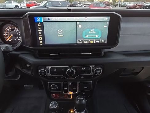 Used 2024 Jeep Wrangler Willys image 13