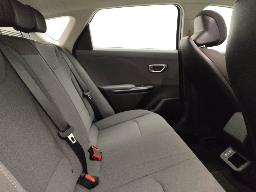 Used 2025 Kia K4 FWD image 19