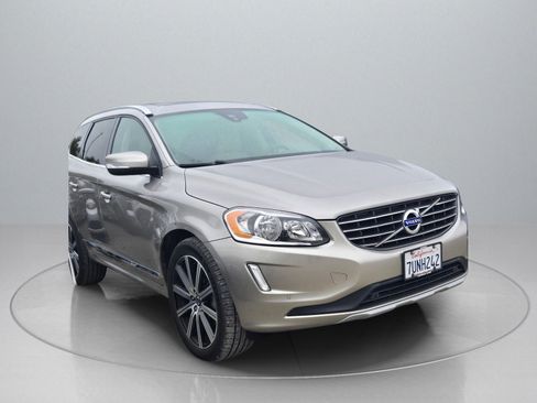 Used 2016 Volvo XC60 T5 Premier w/ Proximity Package image 4