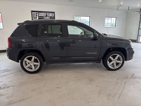 Used 2014 Jeep Compass Latitude image 26
