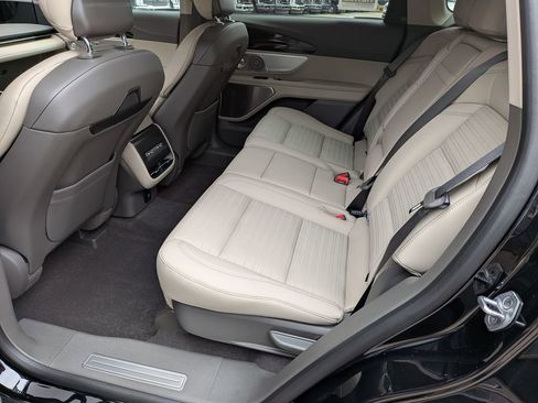 New 2025 Lincoln Nautilus Reserve image 32