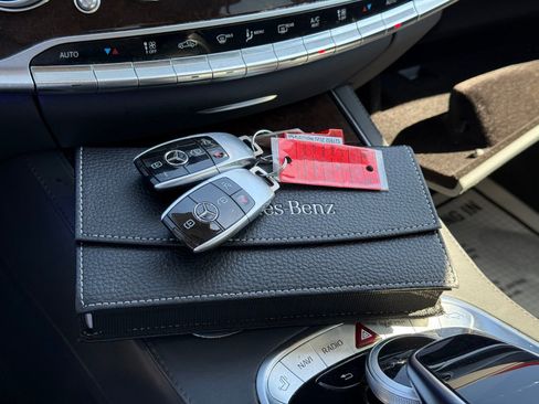 Used 2020 Mercedes-Benz S 560 4MATIC Sedan image 29