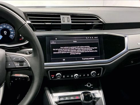 Used 2025 Audi Q3 2.0T Premium image 9