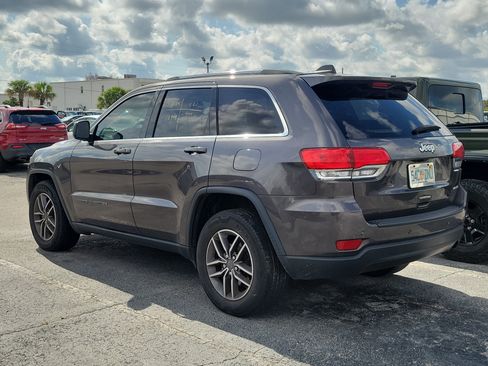 Used 2019 Jeep Grand Cherokee Laredo w/ Laredo X Package RWD image 5