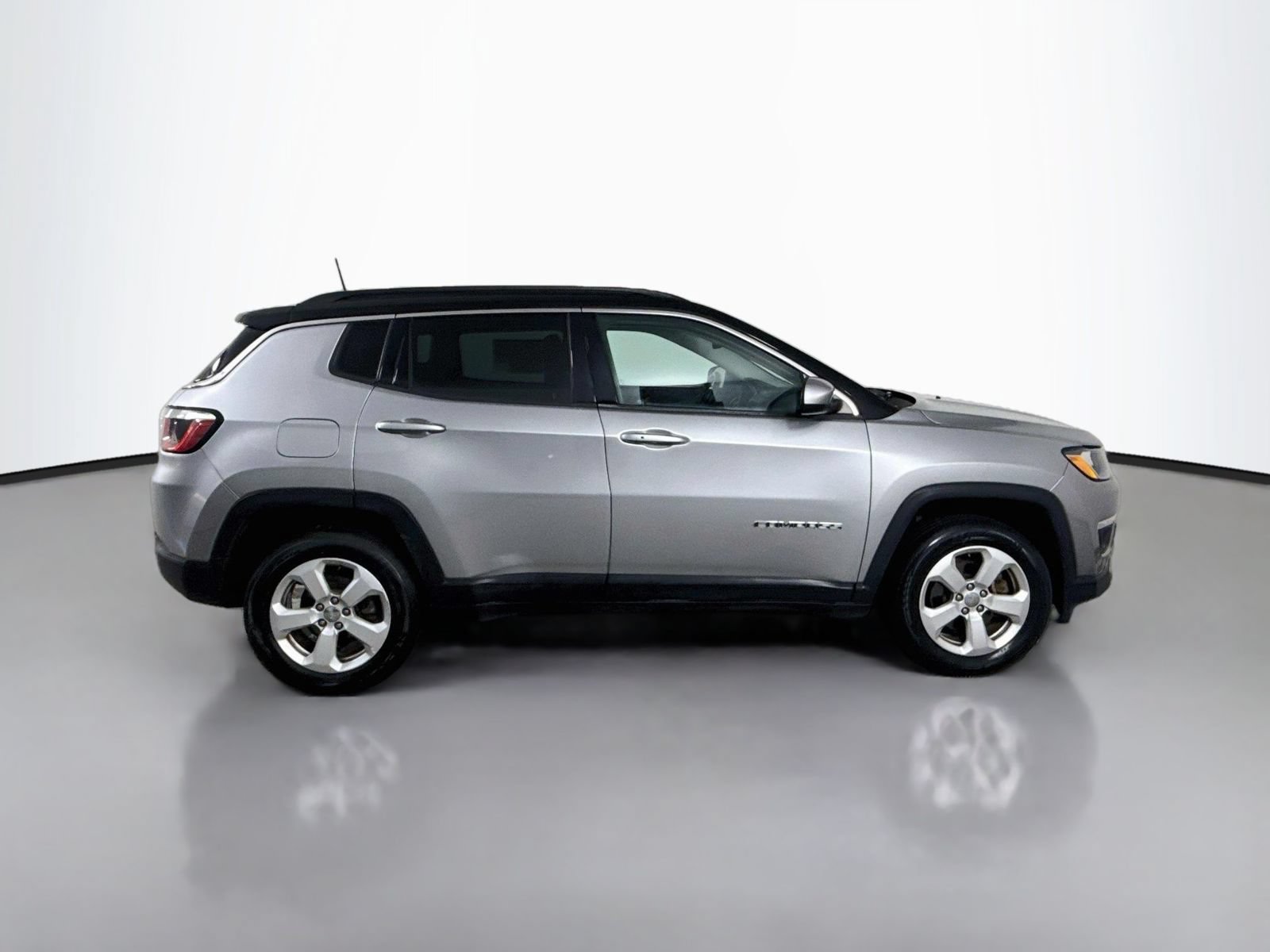 Used 2019 Jeep Compass Latitude w/ Popular Equipment Group AWD/4WD image 8