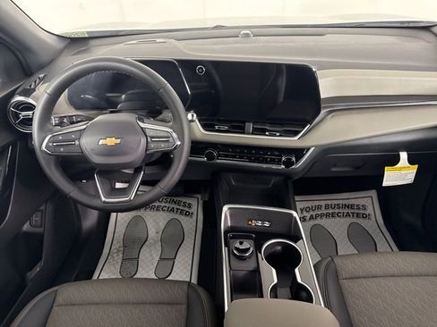 New 2026 Chevrolet Equinox LT w/ Convenience Package II FWD image 23