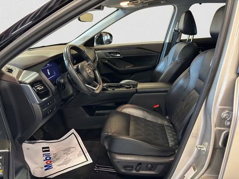 Used 2023 Nissan Rogue Platinum w/ Platinum Premium Package AWD/4WD image 9