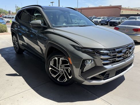 Used 2025 Hyundai Tucson Limited FWD image 6