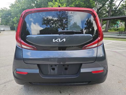 Used 2022 Kia Soul LX w/ Technology Package image 6