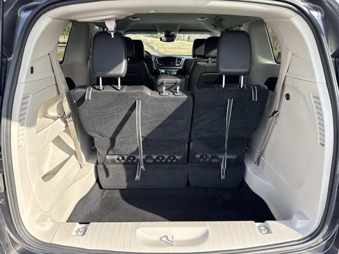 Used 2022 Chrysler Pacifica Touring-L image 27