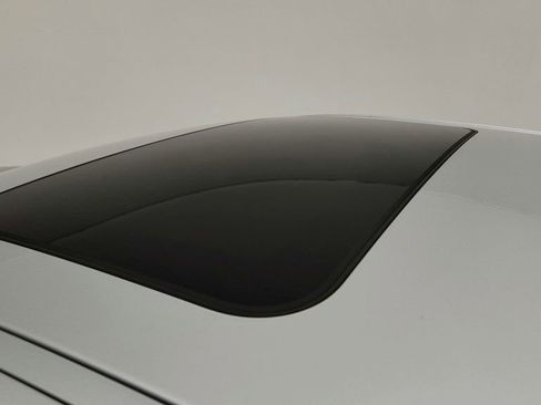 Used 2017 BMW 320i Sedan image 10