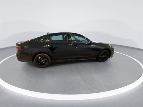 Used 2025 Honda Accord SE image 8