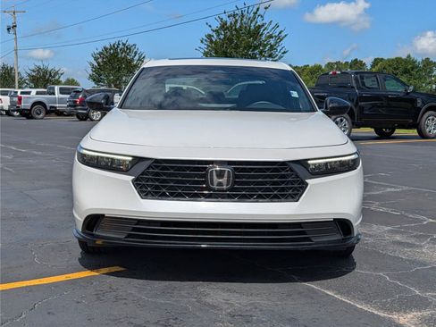 Used 2024 Honda Accord Sport image 8