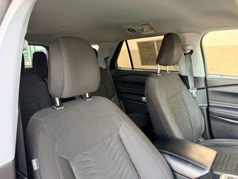 Used 2021 Ford Explorer XLT RWD image 13