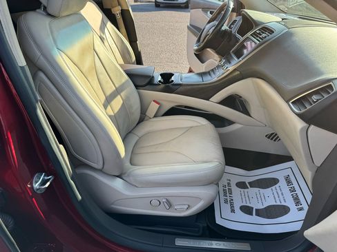 Used 2017 Lincoln MKX Reserve w/ Lincoln MKX Climate Package image 12